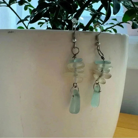 Sea glass artisan earrings - Picture 2 of 6